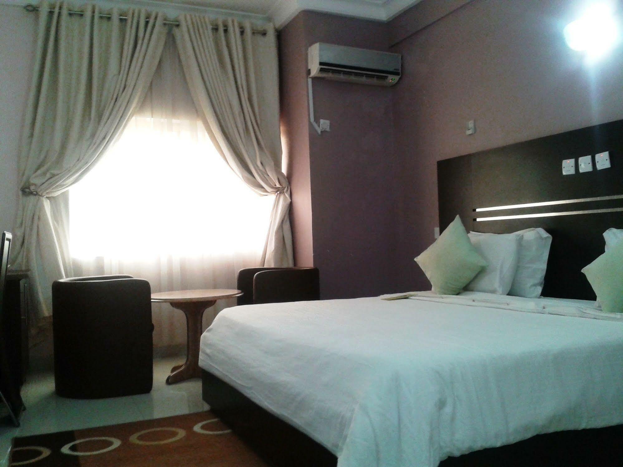 Jades Hotel Wupa Esterno foto